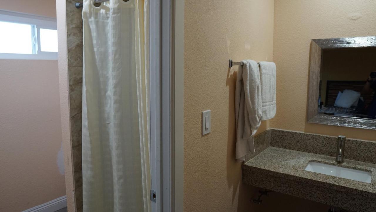 Holly Crest Hotel - Los Angeles, Lax Airport Инглвуд Экстерьер фото